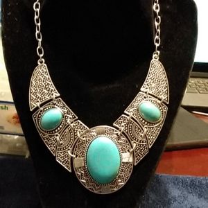 Paparazzi Jewelry Necklace with Earrings